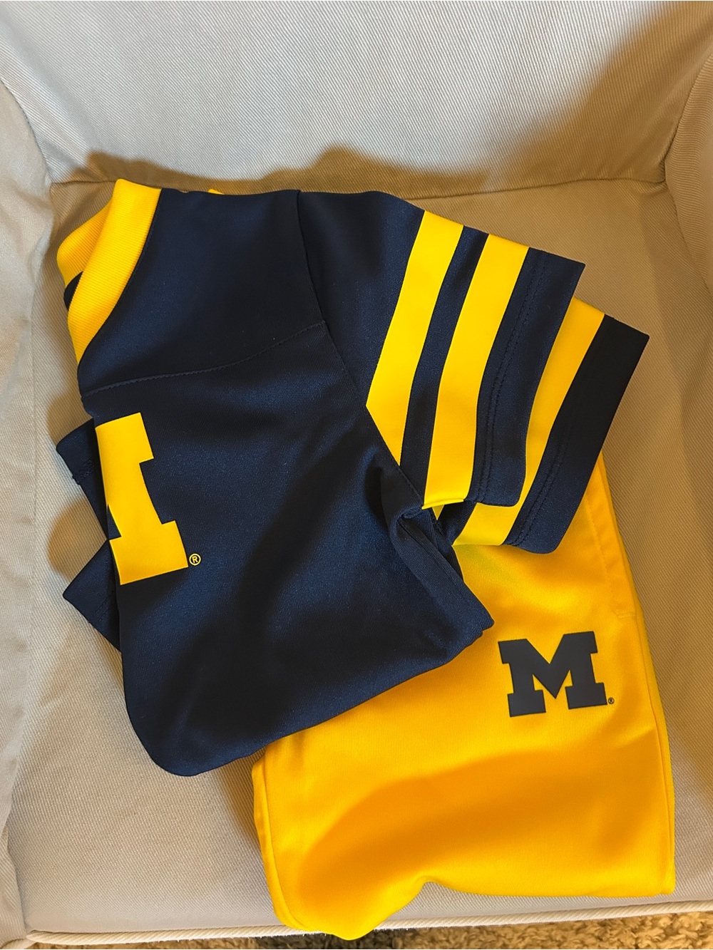 Gianni Bini Navy and Yellow Athletic Top